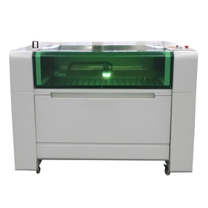 UBO Factory Doppelkopf-CO2-Laserschneidemaschine für Autofokus laser aus Holz acryl papier mit automatischem Be-und Entladen - Product Image 1