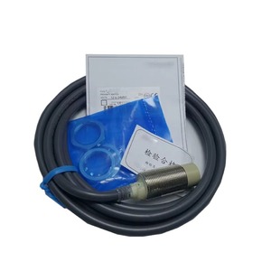 Nuovo originale E2B-M18KN16-M1-B2 interruttore di prossimità sensore per PLC programmazione e controllo industriale Stock in magazzino - Product Image 1