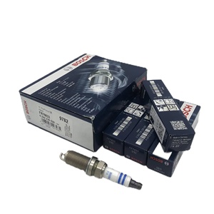 工厂高品质全新汽车点火零件维修零件OE 22401AA630现代I30斯巴鲁森林人博世火花塞