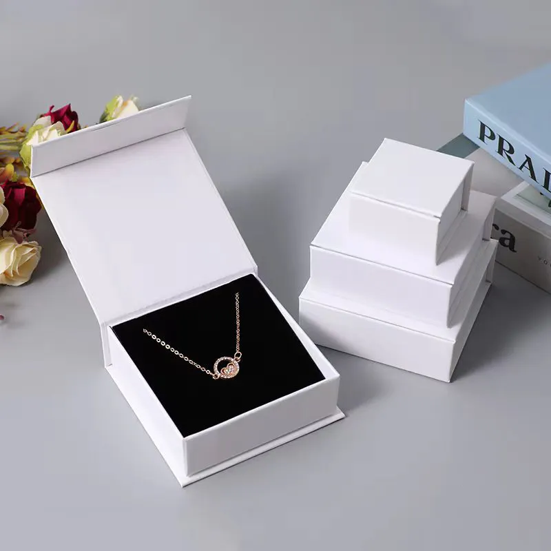 Tongxing vente en gros anneau collier pendentif blanc Flip cadeau boîte magnétique emballage boîtes en papier pour accessoires de bijoux