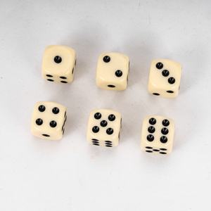 نرد D6 بلاستيكي أكريليك منحوت بزوايا مستديرة بلون صلب مقاس 16 مم للألعاب اللوحية من FACCUB - Product Image 2