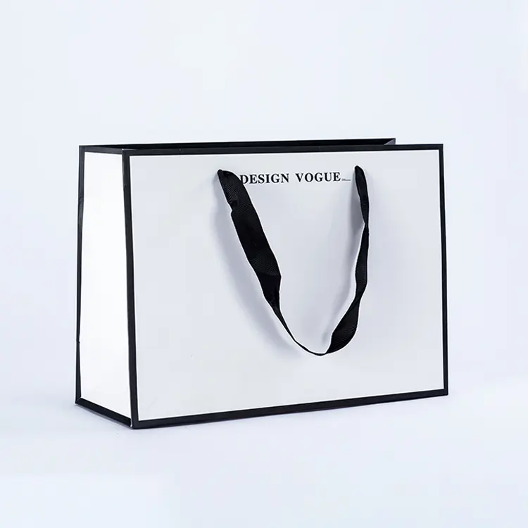 Benutzer definiertes Logo gedruckt Luxus Gold Foi Merchandise Retail Euro Tote Karton Verpackung Kunst papier Einkaufstaschen für Kleidung