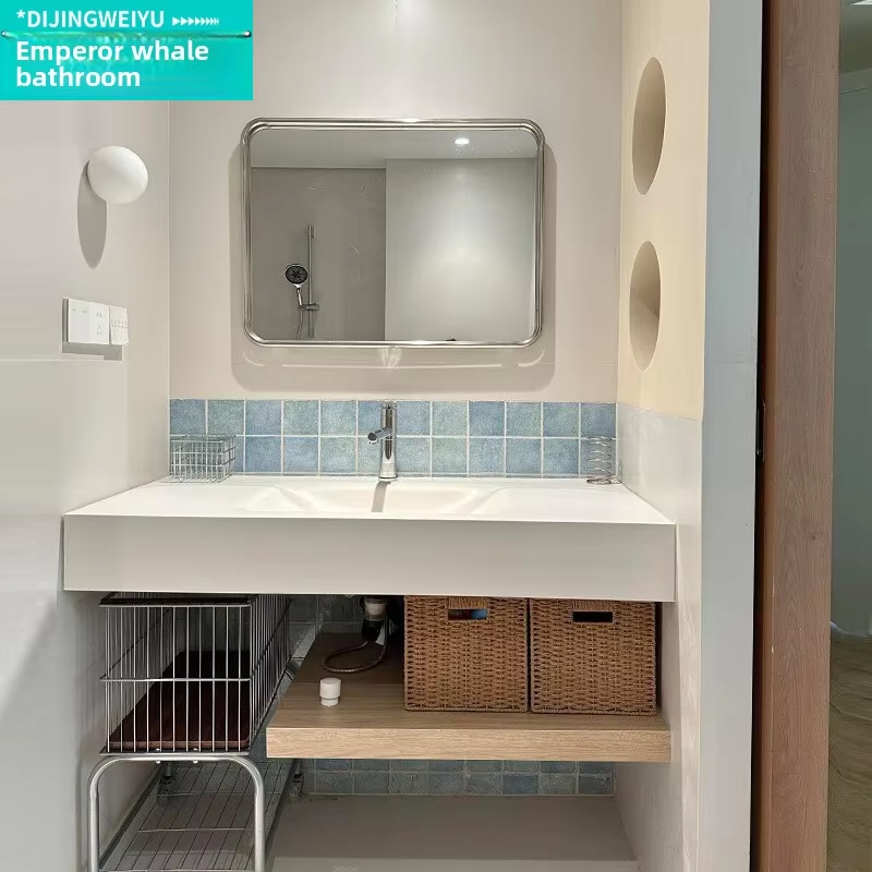 Lavabo curvo de placa de roca con espejo cuadrado de 90 cm.