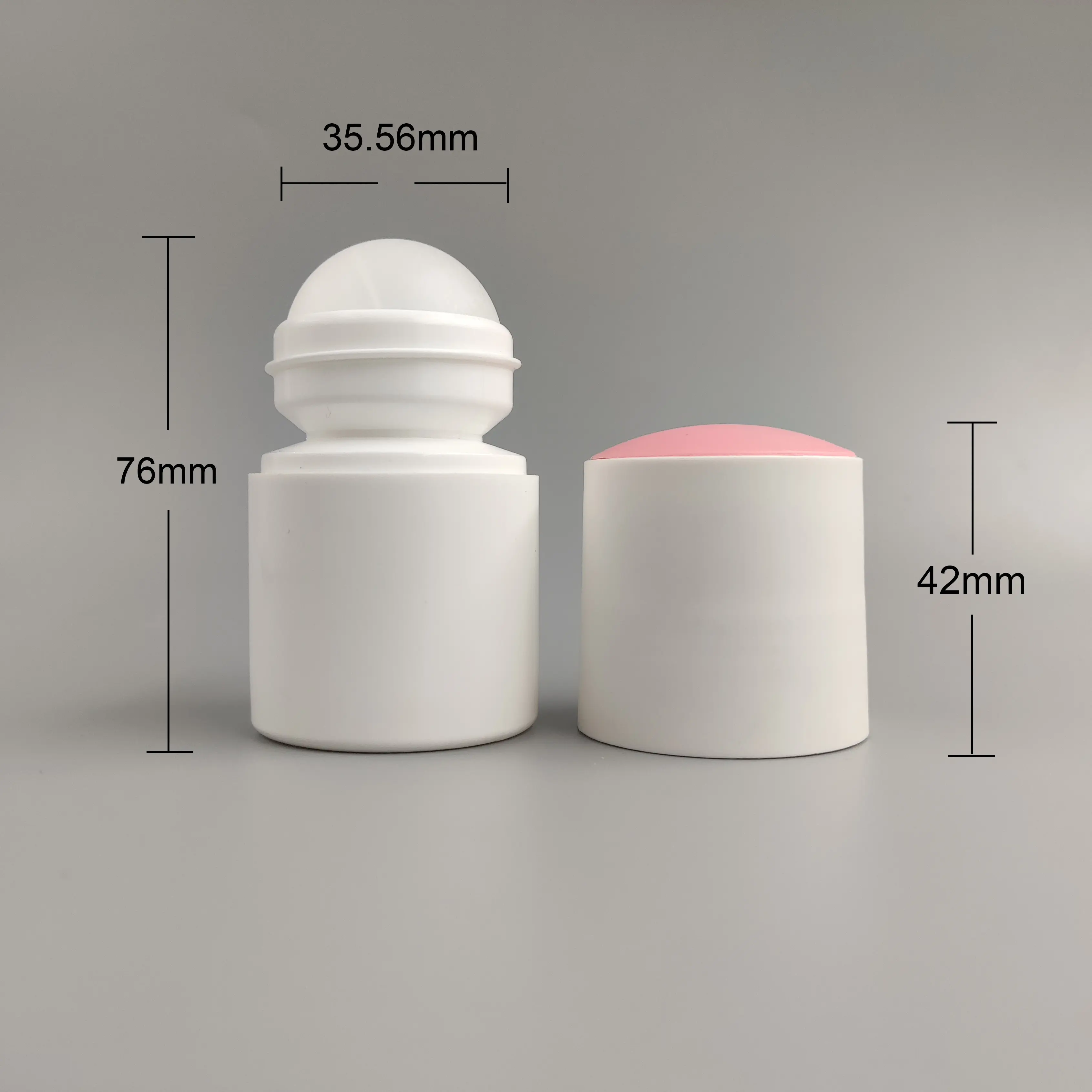 Imballaggio cosmetico della sfera del rullo all'ingrosso contenitori di profumo rotondi rotolo di profumo di plastica da 50ml sulla bottiglia di deodorante su misura