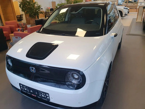 Teslimat için kullanılan Hondas E CVT Advance 17 için yüksek performans - Product Image 2