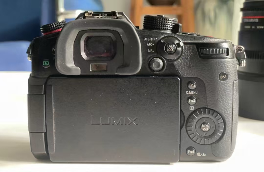 90D