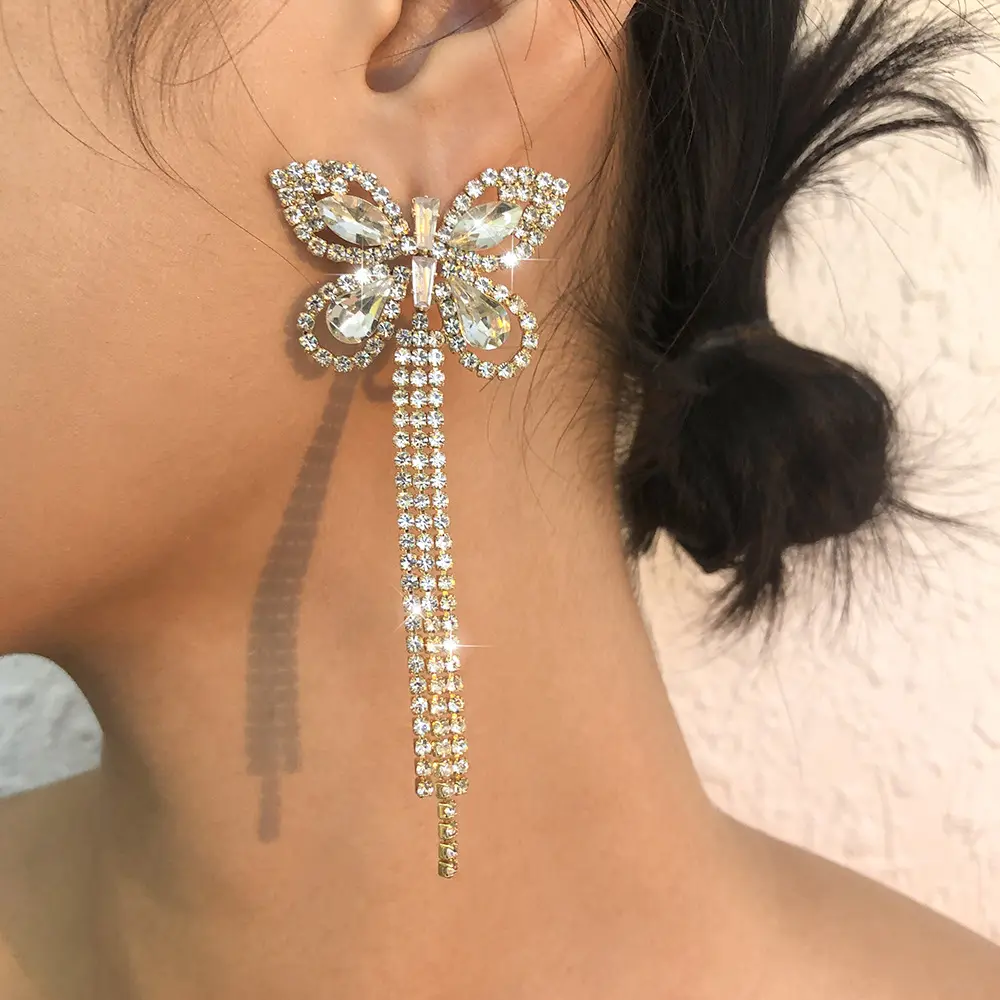 Großhandel Luxus Damen Full Diamond Kristall Schmetterling Strass Lange Quaste Dangle Drop Schmetterling Quaste Ohrringe