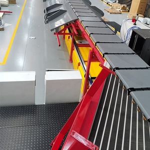 El sistema de clasificación de bandas cruzadas personalizado de Truelisort permite la clasificación completamente automatizada dentro de los centros postales, de mensajería, de comercio electrónico y de distribución - Product Image 2