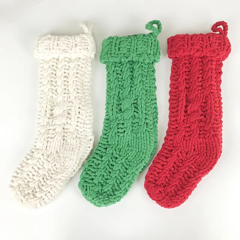 Gran oferta lindo rojo verde chenilla personalizado poliéster variado decorativo presente calcetín de Navidad