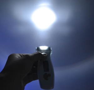 Trung Quốc Nhà máy tùy chỉnh không thấm nước <span class=keywords><strong>Maglite</strong></span> phẳng PVC <span class=keywords><strong>Torch</strong></span> ánh sáng khẩn cấp nhựa nhỏ Móc Chìa Khóa Led đèn pin - Product Image 2