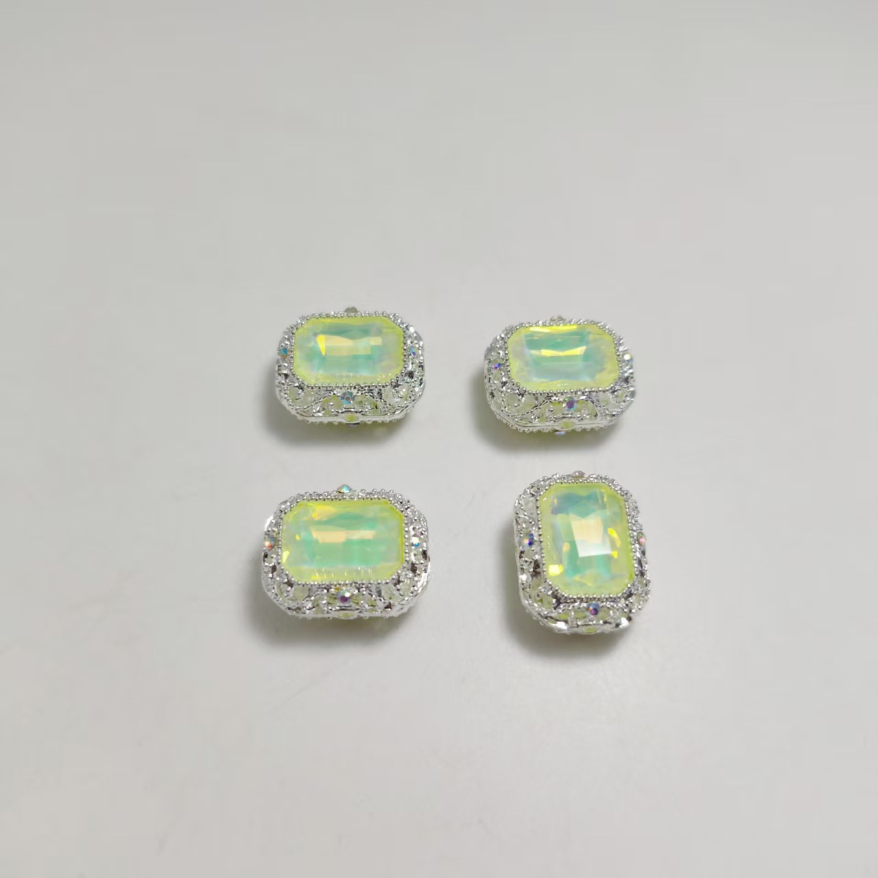 Diamante amarillo moca plateado
