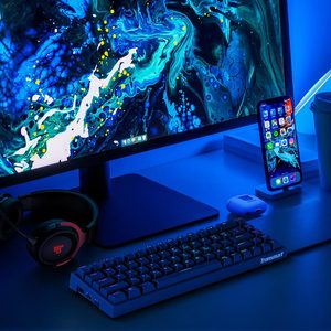Tronsmart精英机械键盘，带RGB照明超过16.8万色Outemu开关有线BT 2.4GHz无线