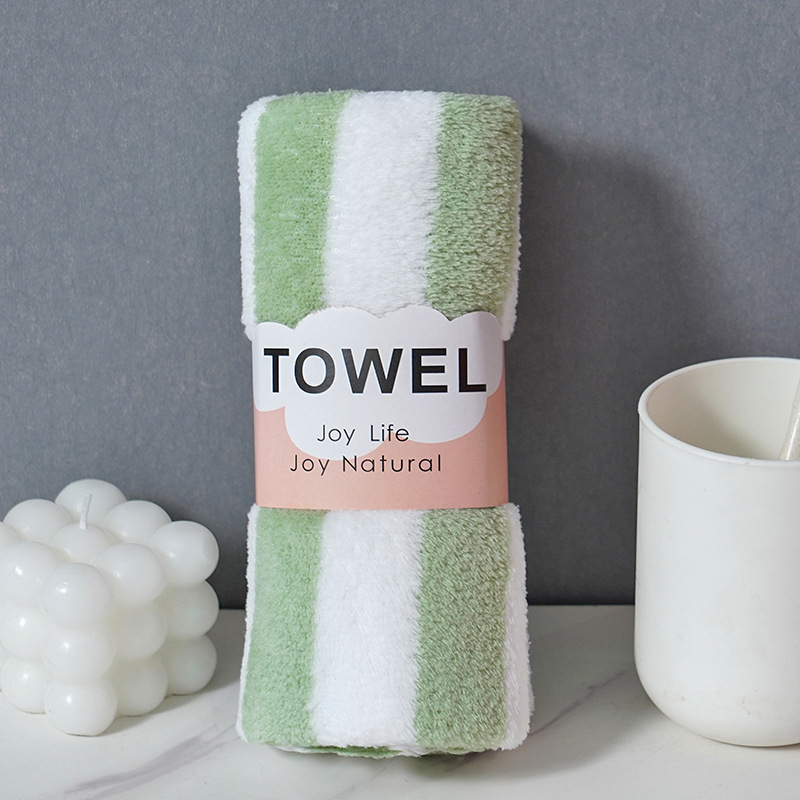 สีเขียว