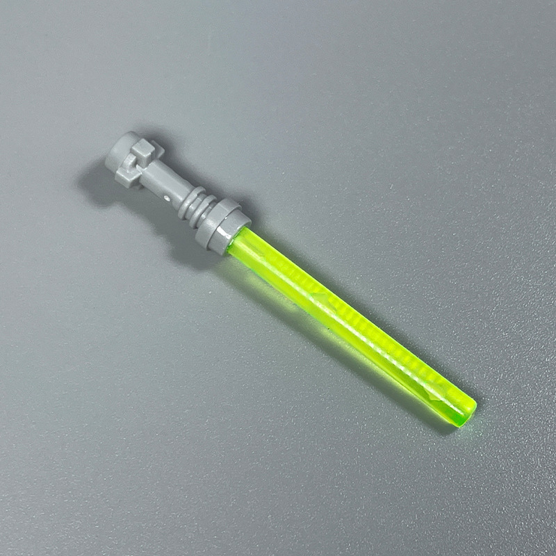 Poignée gris clair de sabre laser jaune oignon vif.