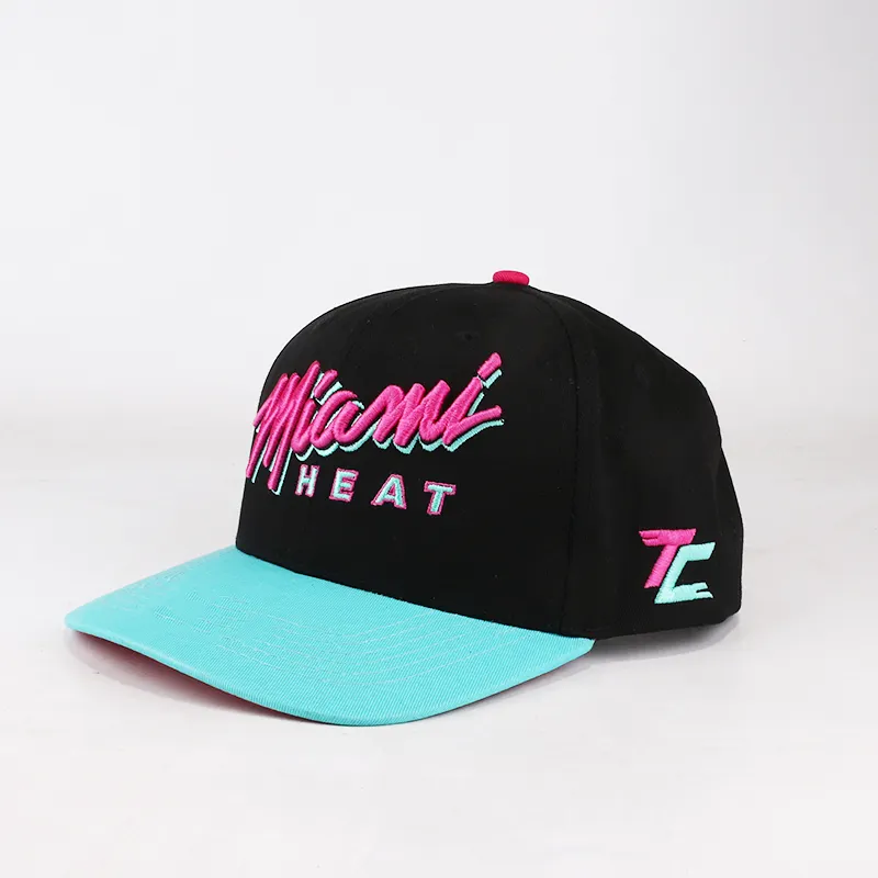 New Fashion Small MOQ personalizzato 3D Puff ricamo personalizzato Snapback Caps cappelli cappellini sportivi all'aperto