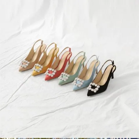 Sandali estivi di nuovo stile scarpe da donna con tacco sottile a punta scarpe con tacco posteriore scarpe da sposa vuote scarpe da damigella d'onore di moda