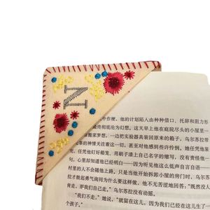 热卖面料民族风格个性手工刺绣书签毛毡三角标记书签 - Product Image 1
