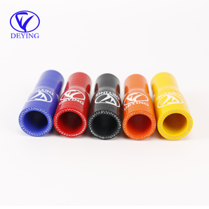 เครื่องจักรรถบรรทุกรถยนต์ข้อศอกตรง38-51 51-57 51-63 63-76 76-83มม. ท่อสีดำลดท่อซิลิโคน