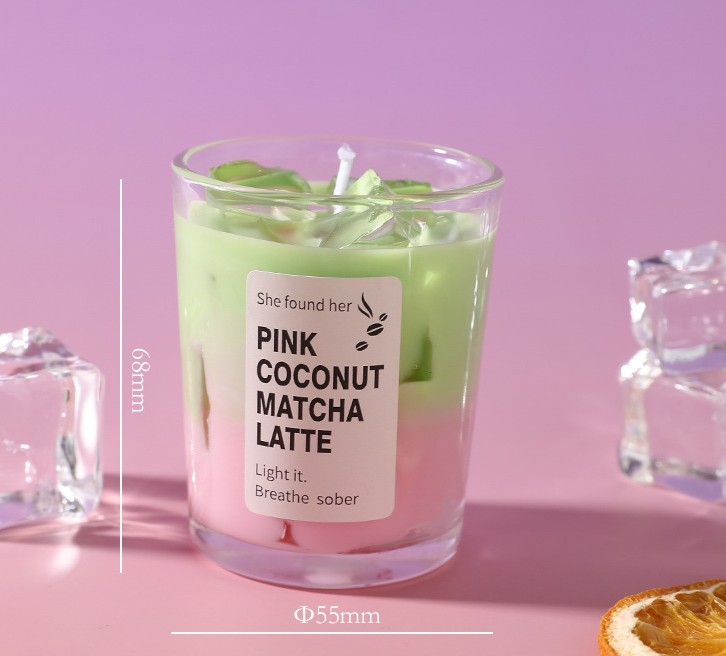 latte matcha à la noix de coco rose