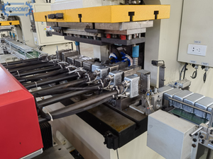 Manipulador robótico de alimentación de material de 3 ejes para caja de conexiones de estampado - Product Image 5