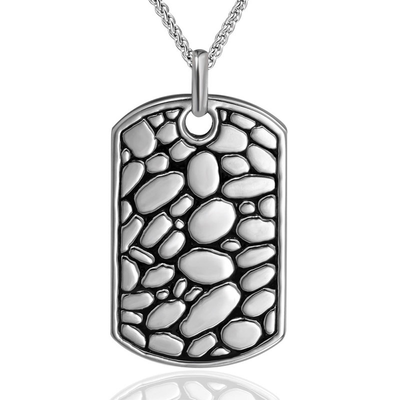 Pendentif seul, chaîne non incluse.