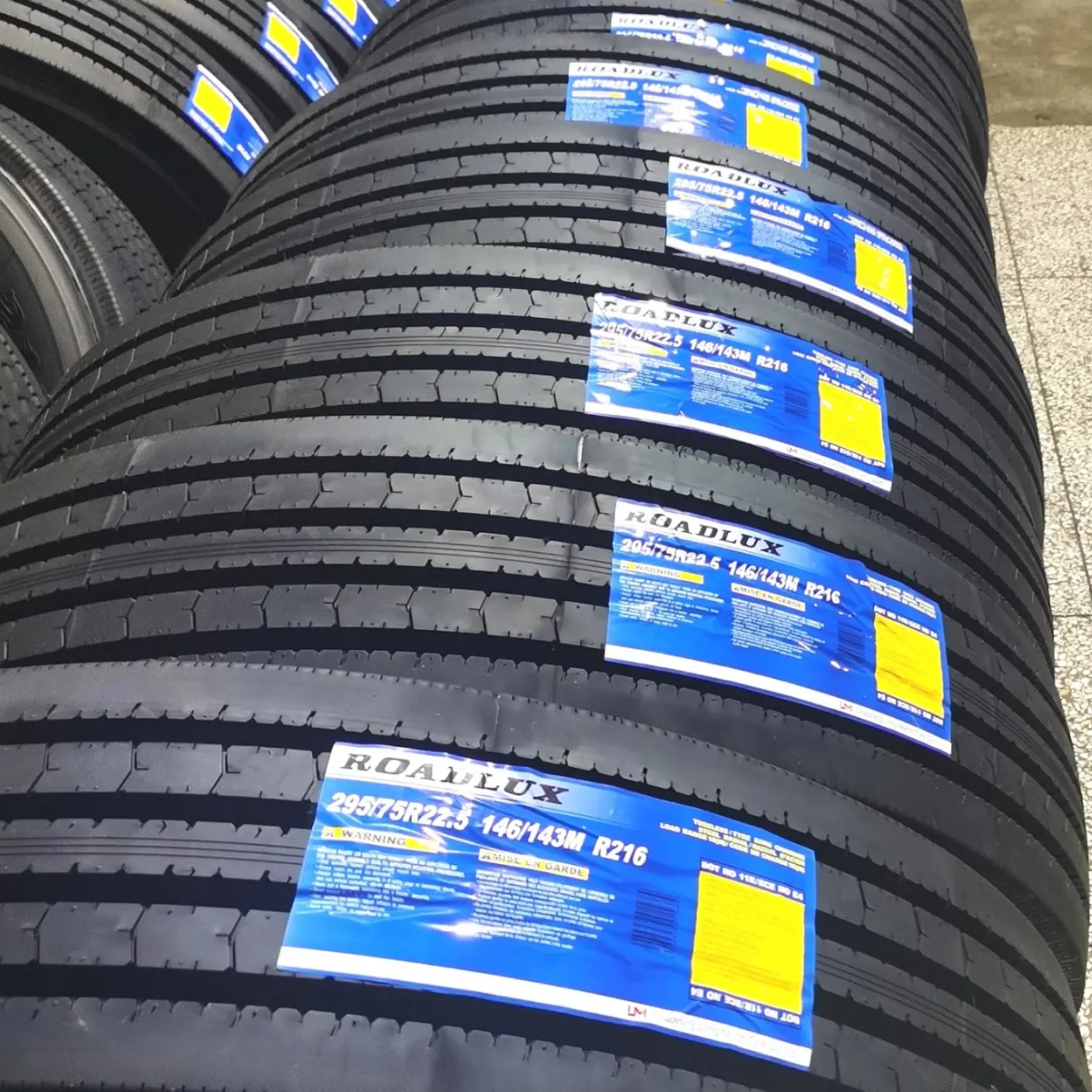 Großhandel China günstiger Preis radiale Lkw-Reifen 295/75R22.5 11R22.5 11R24.5 Lkw-Reifen