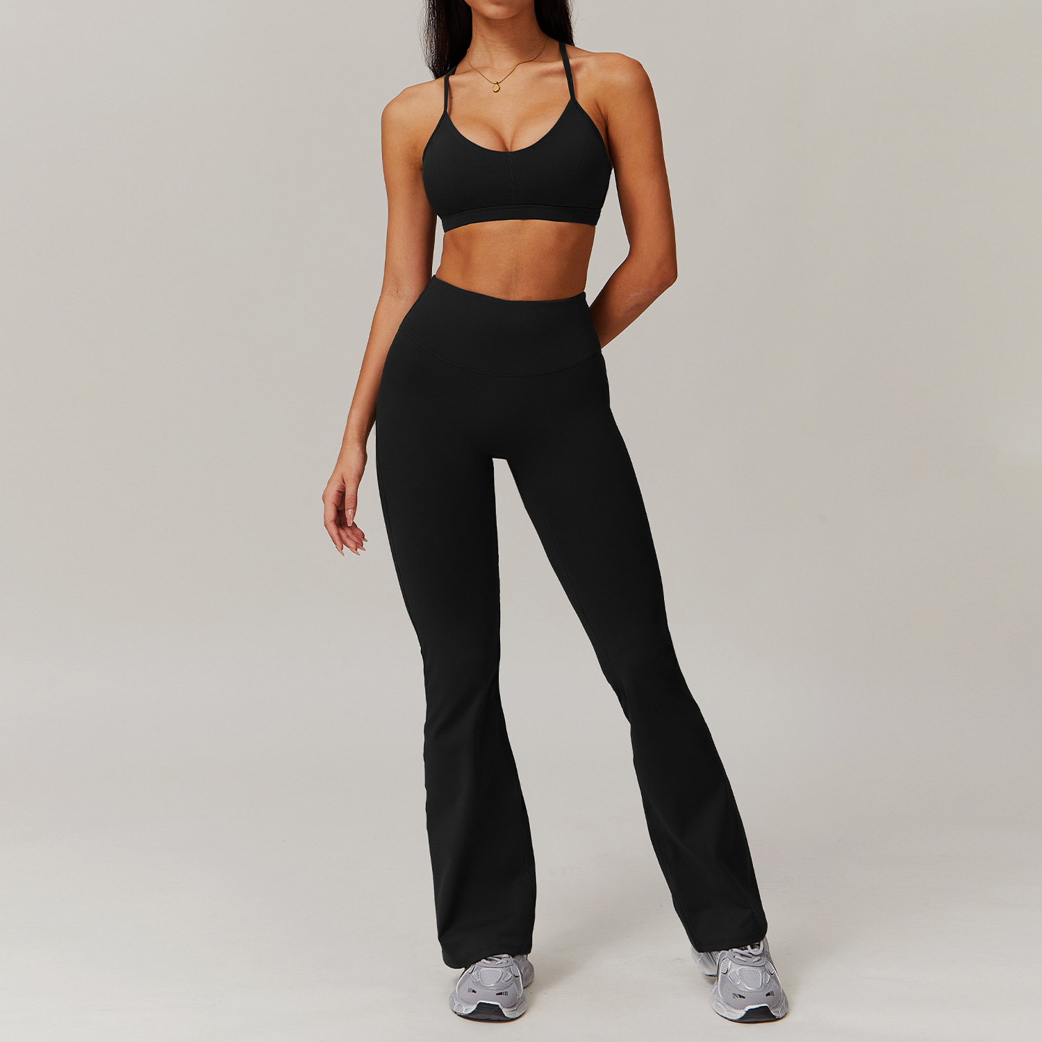 soutien-gorge + pantalon évasé noir