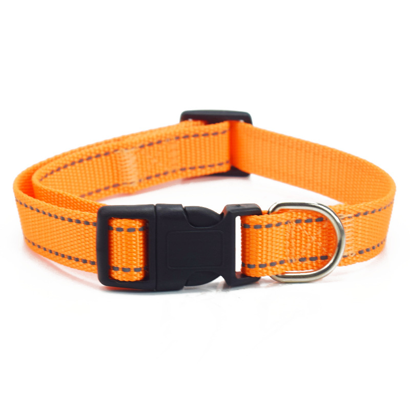 Collier orange uniquement