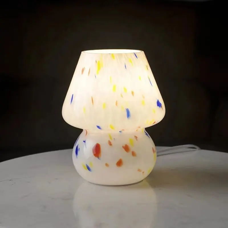 Personalità creativa illuminazione della camera da letto lampada a LED lampada da tavolo per la casa lampada a LED
