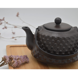 陶瓷茶壶，带不锈钢浸泡器和金属手柄，日本风格哑光黑色釉面纹理