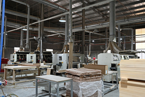 Bằng Gỗ Cầu Thang Top Rắn Sồi Đỏ Cầu Thang Newels Truyền Thống OEM/ODM Newel Bài Gỗ Với 1 Năm Bảo Hành Từ Việt Nam - Product Image 4