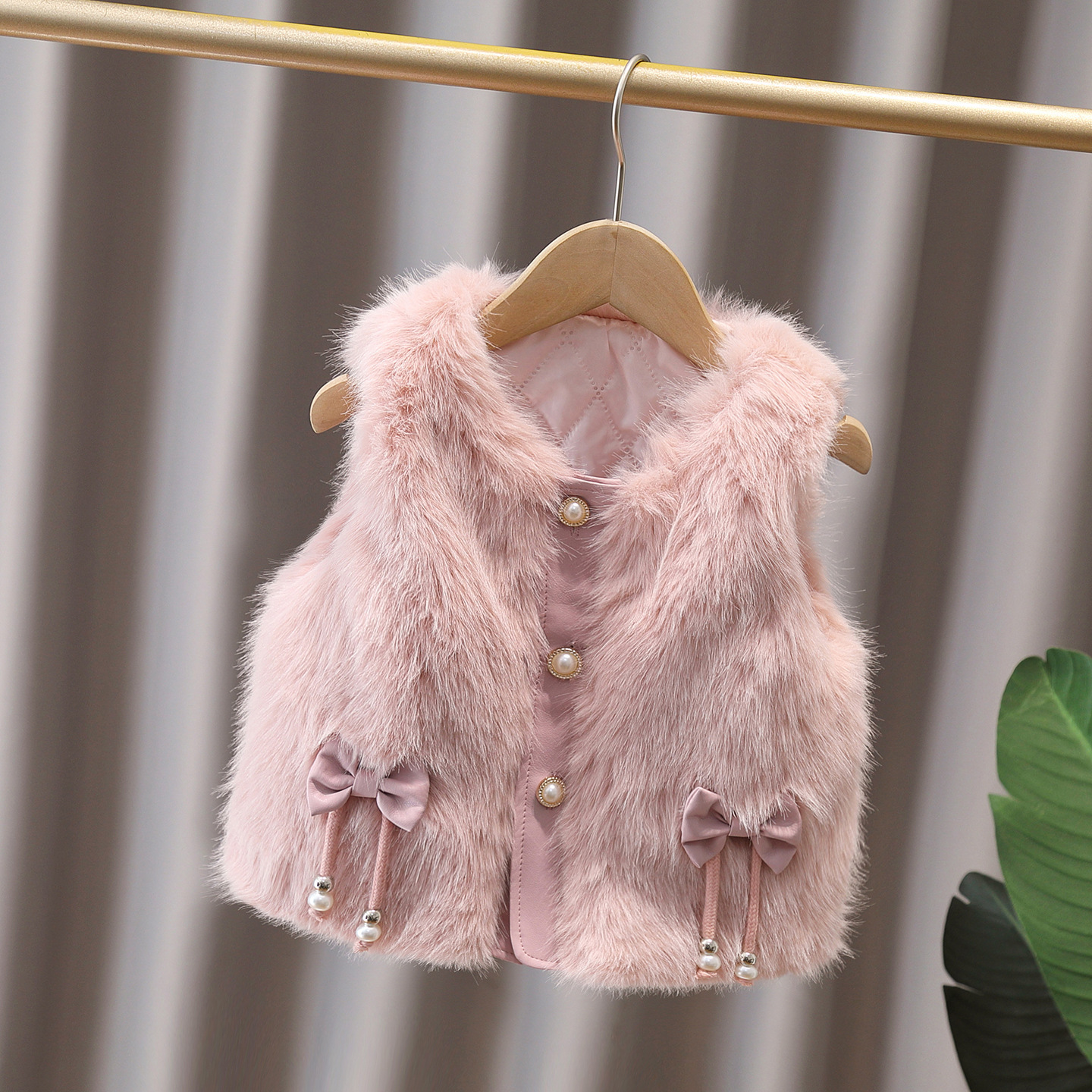 Chaleco de piel con cuentas C61 (rosa)