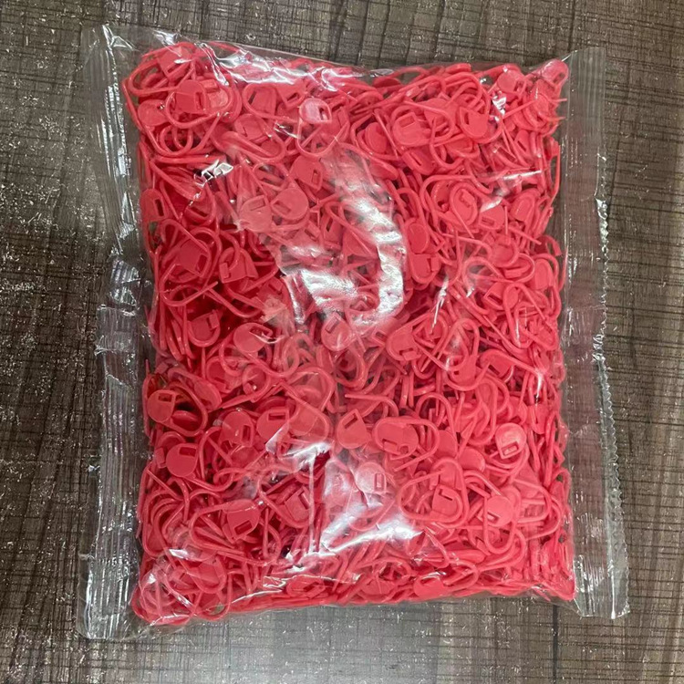Bright red1000 crochets