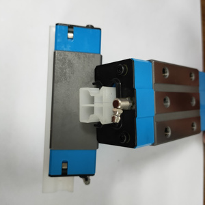 Carril de guía lineal IKO Original de alta precisión MXS20 MXSC20 MXSG20C1T1PS2 Bloque deslizante Rodamientos lineales de gama alta - Product Image 2