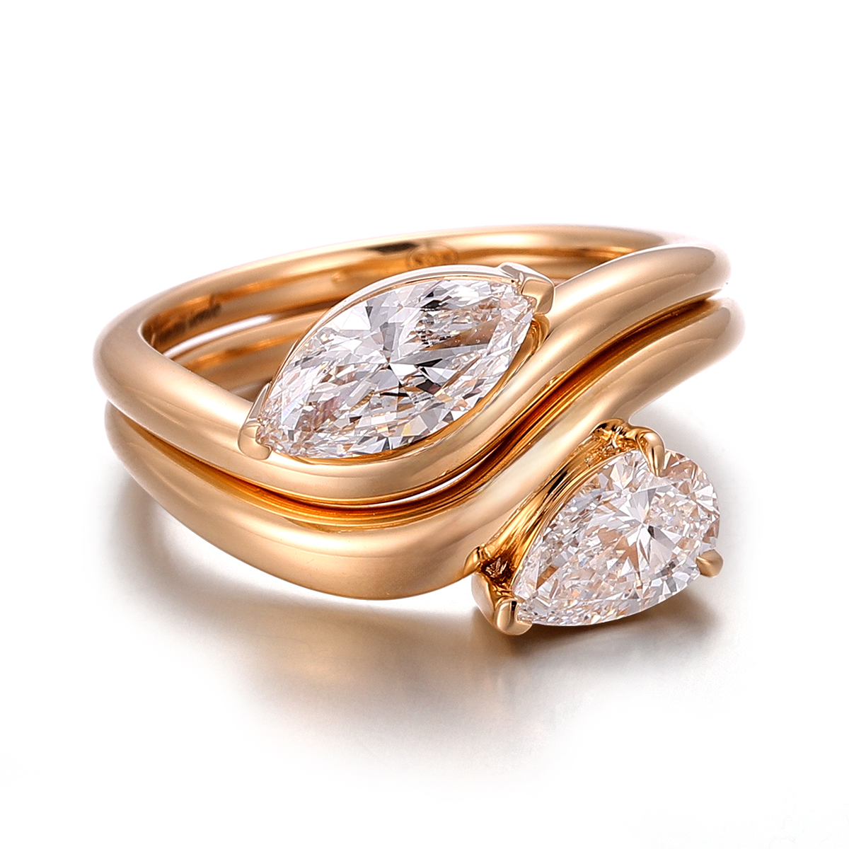 Anillo de oro macizo de 14k con diamante de laboratorio