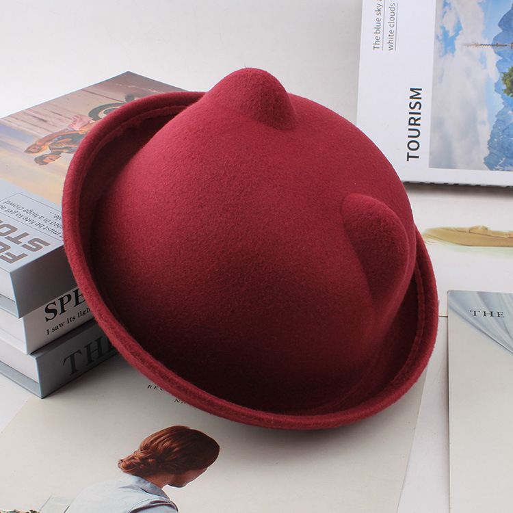 Small ears wine red