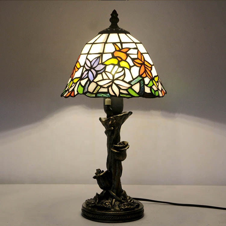 LongHuiJing Dome Shape Nightstand Lighting 1-Light Stained Glass Baroque Style Table Lamp