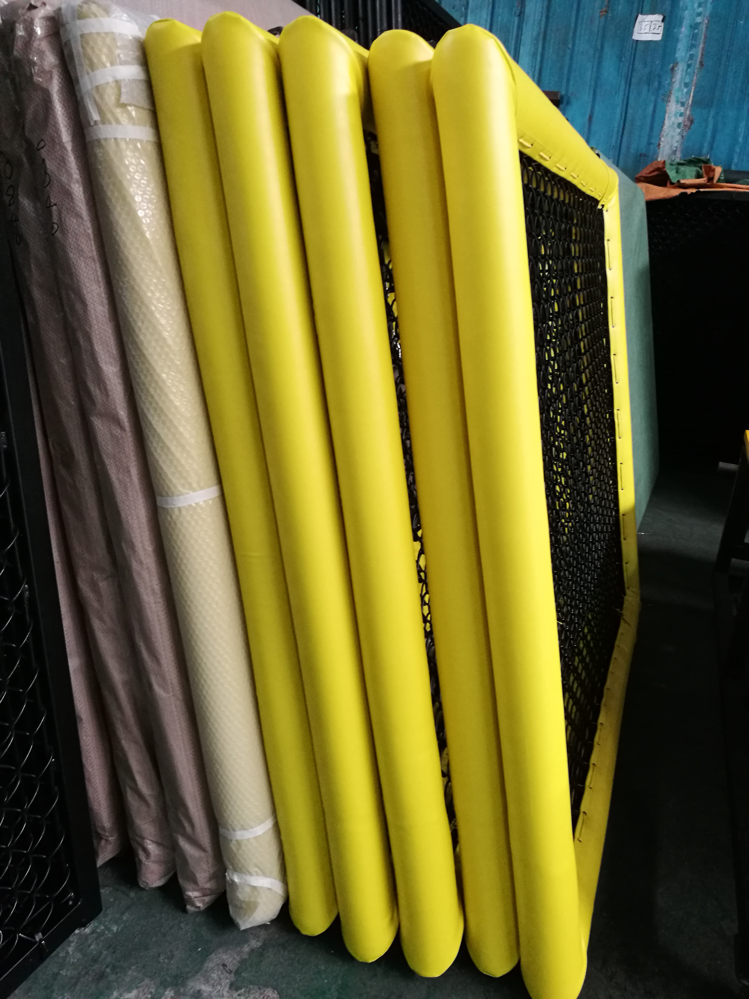 Jaune