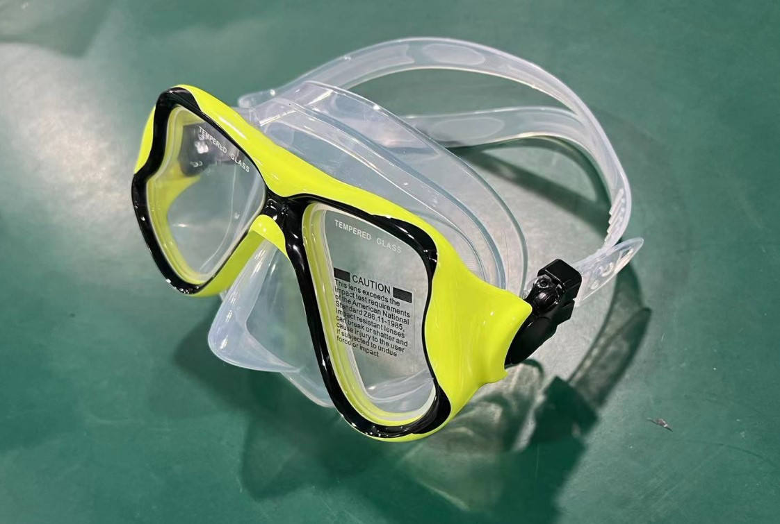 สีดำและสีเหลืองโปร่งแสง