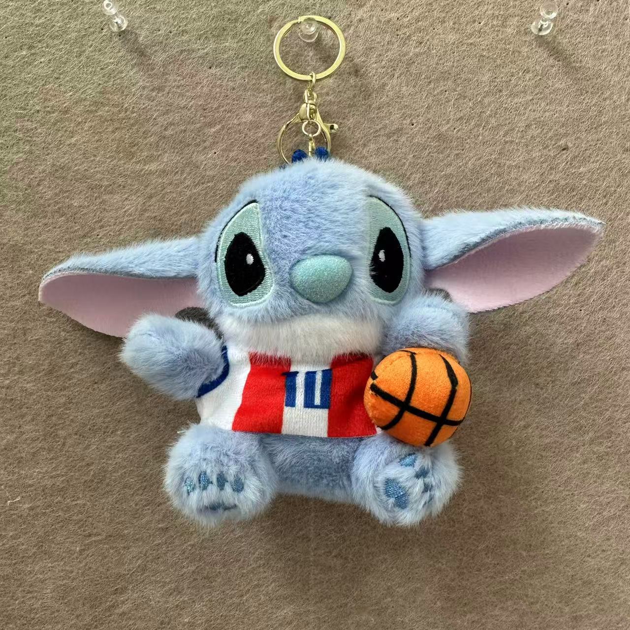 Ballon de basket bleu clair