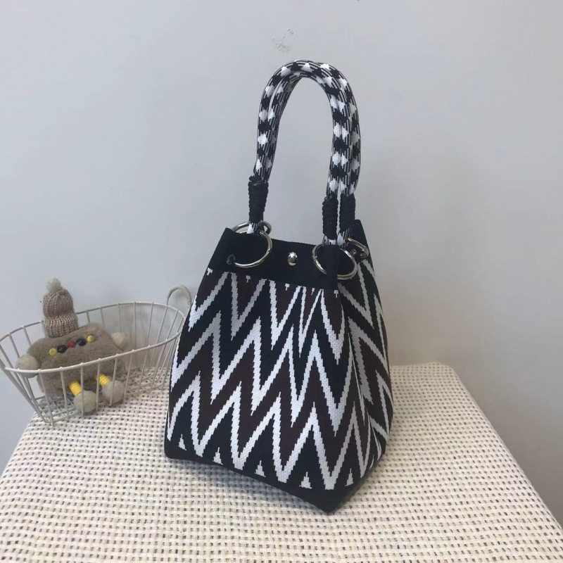Black and white diamond line clapbag