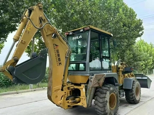 Minicargadora de Segunda Mano Maquinaria de Construcción 680 Unidades A LA Venta Capaz de Manejar Cargas de 2,2 Toneladas y Grandes Profundidades de Excavación - Product Image 2