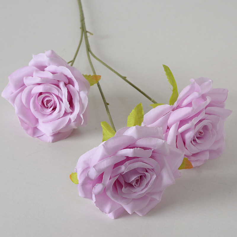 Rosa de diamante de 3 cabezas con núcleo morado