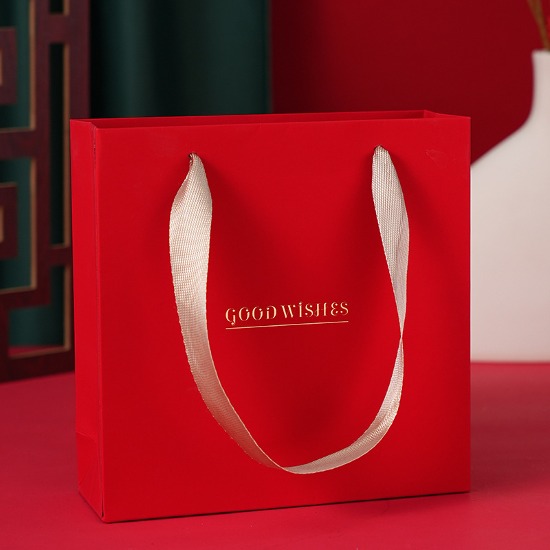 Bolso rojo con tacto de piel