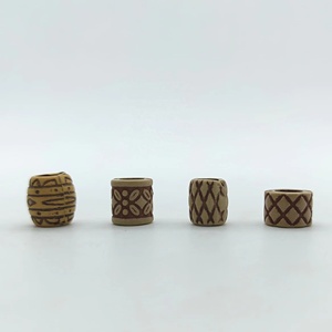 7 ~ 10MM Rune büyük delik kova boncuk kabartma oyma gibi giysi dekorasyon takı yapımı için Mooden plastik bel boncuk