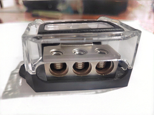 Divisor de distribución de energía del sistema de audio del automóvil con una entrada y tres salidas, con una caja de conexiones