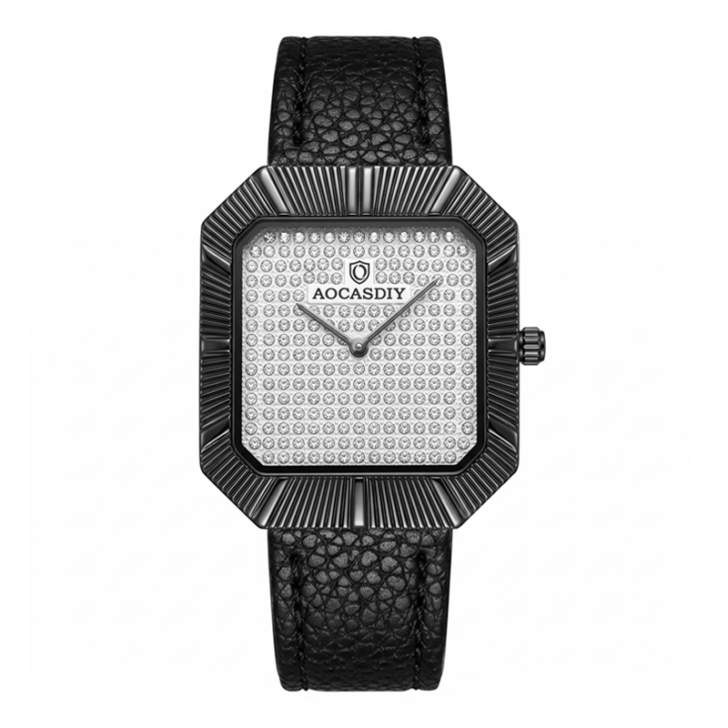 Boîtier noir, bracelet noir.