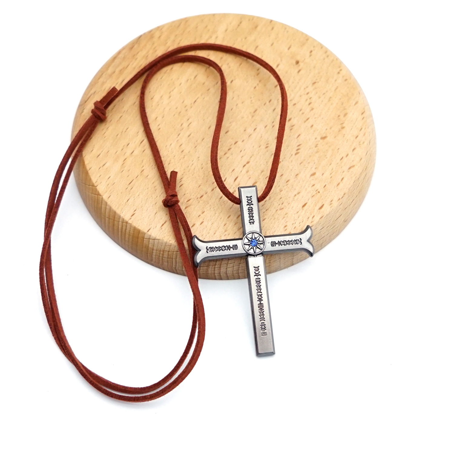 Gun-colored crosses and brown rope chains