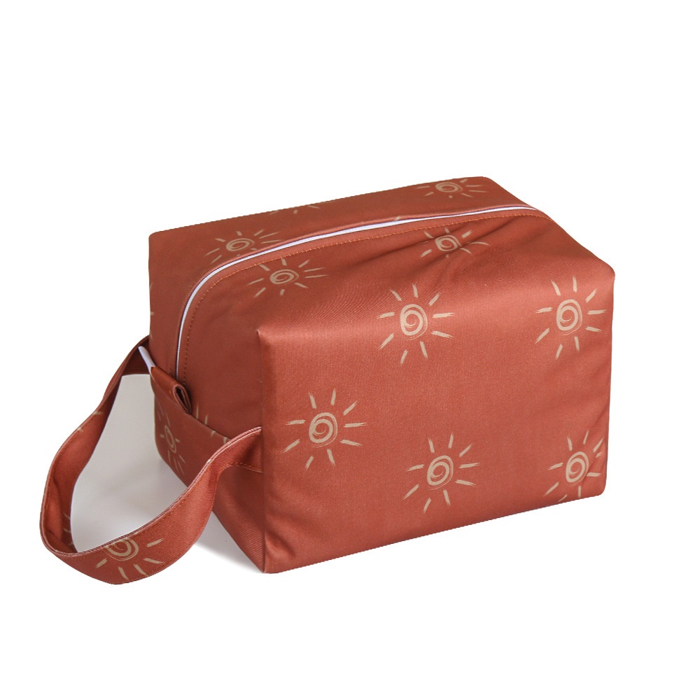 Soleil à fond rouge