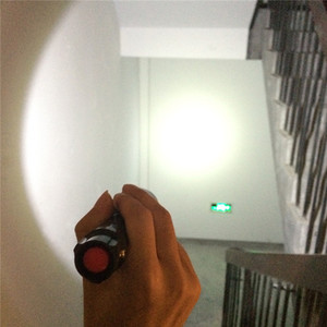 ไฟฉาย Led ล่าสัตว์แบบชาร์จไฟได้,ชุดไฟฉาย Led ยุทธวิธีกันน้ำพร้อมที่ชาร์จและสวิตช์วัดความดันปี T6 - Product Image 6